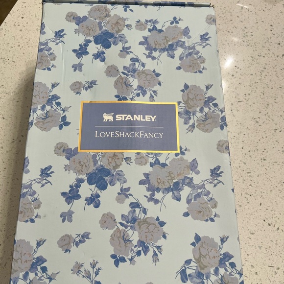 Loveshack Stanley (NWT) - Picture 2 of 4